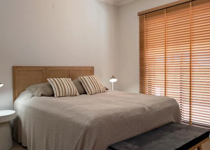 Villa Pinetree Seaside, Albufeira 度假居 *