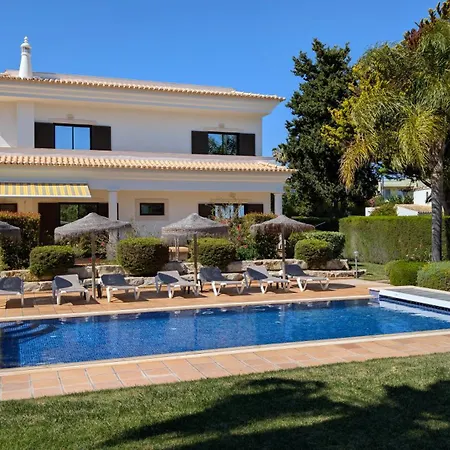 Villa Pinetree Seaside, Albufeira Semesterbostad *